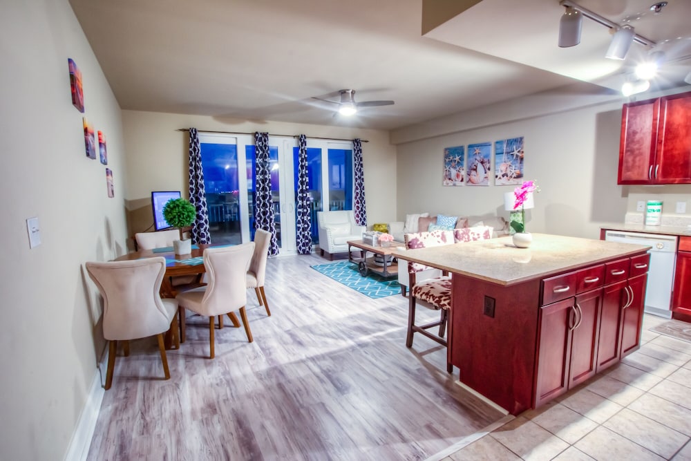 Laketown Wharf Resort by Aneliya's Rentals - photo 660